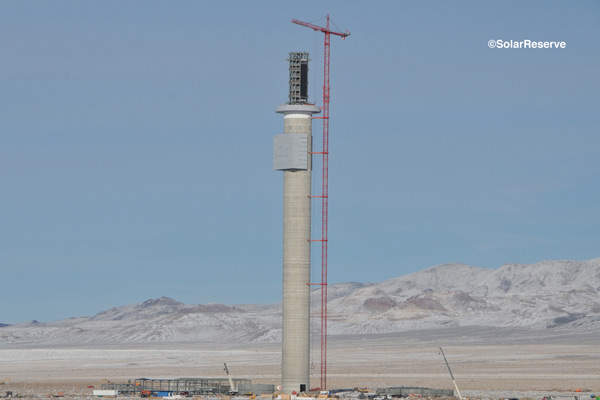 The 540ft central receiving tower at Tonopah is the world’s tallest solar power tower. Image courtesy of SolarReserve.