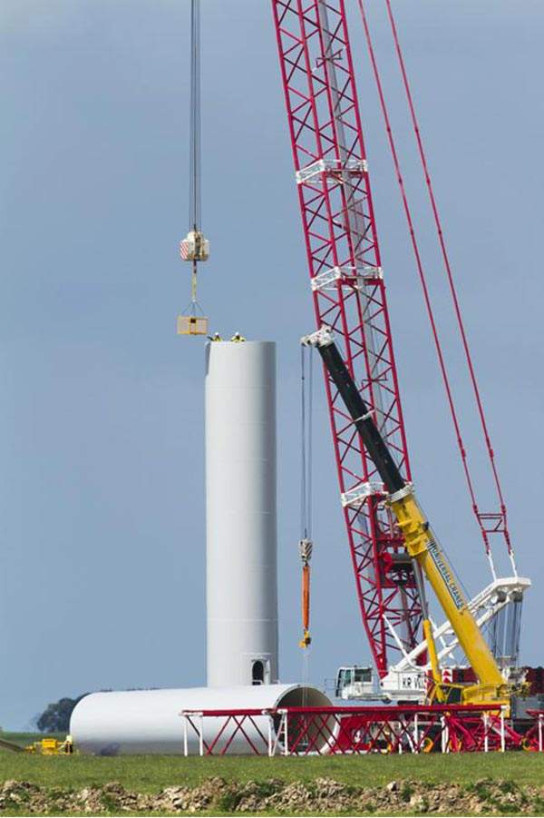 The turbine towers being erected for the Australian wind farm project. Image courtesy of AGL Energy Limited.