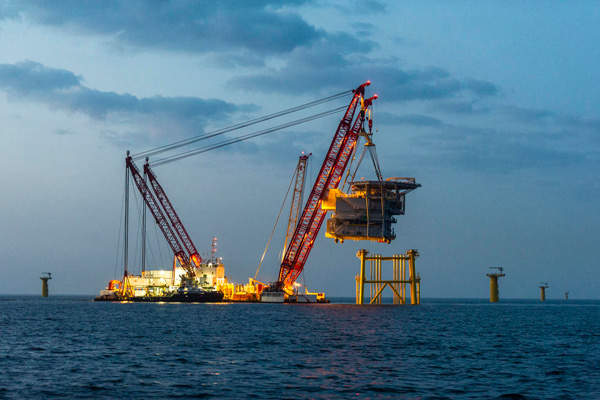The 3,000t offshore substation at Amrumbank wind farm. Image: courtesy of www.eon.com